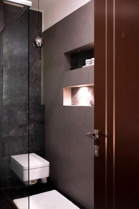 Evergreen - Old Town Spacious Stylish Apartment With Ac And One And A Half Bath, Baby & Kid- Friendly Bratislava Exteriör bild