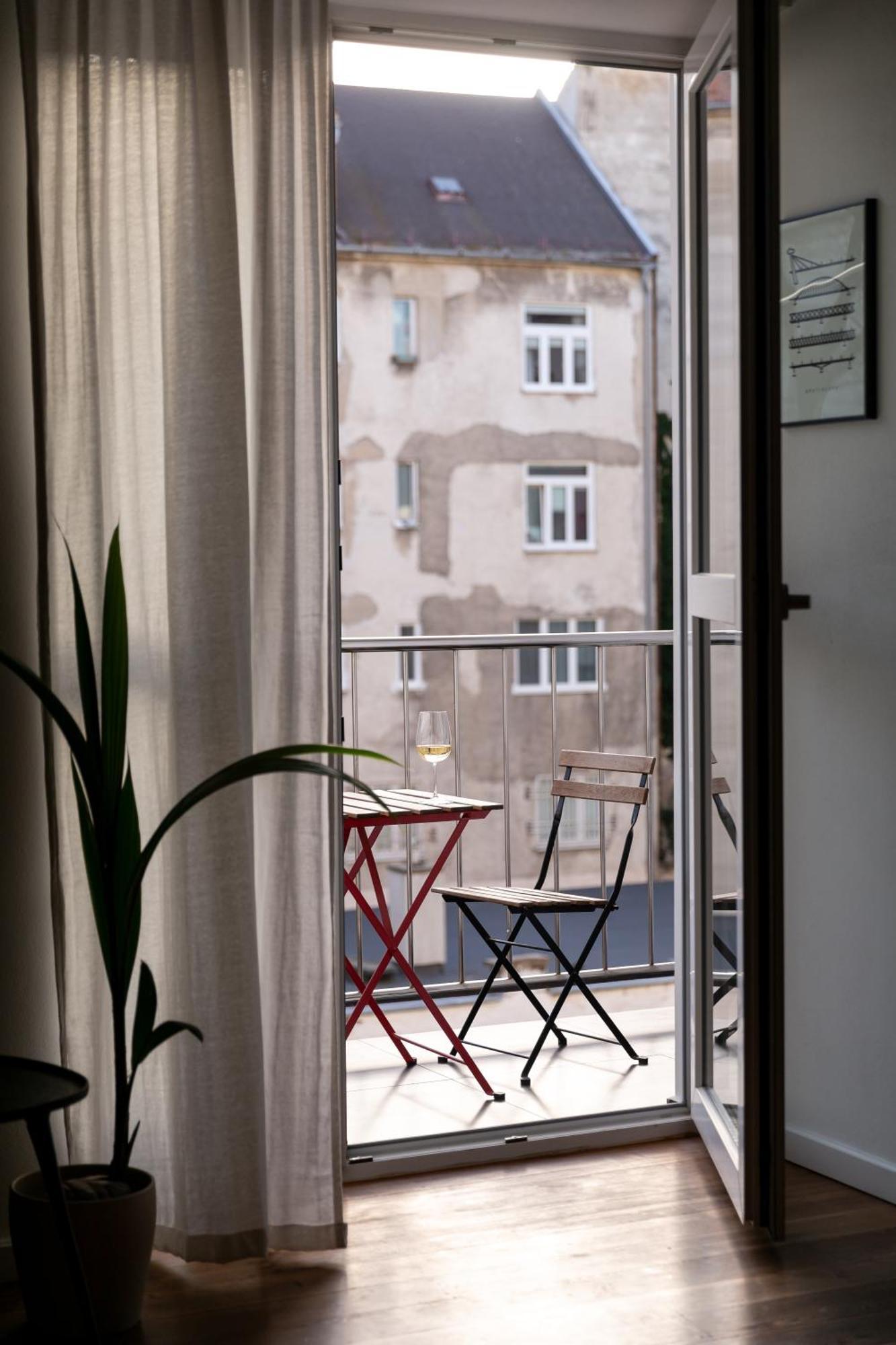 Evergreen - Old Town Spacious Stylish Apartment With Ac And One And A Half Bath, Baby & Kid- Friendly Bratislava Exteriör bild